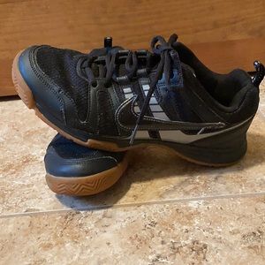 Women’s Multicourt Nike shoes, sz. 9.5